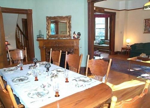 Evangeline'S Tower Bed & Breakfast Parrsboro Exterior photo